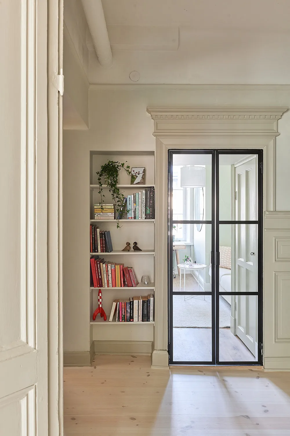 Компактная трехкомнатная квартира в Швеции в монохромных тонах (65 кв. м) - Gallery image 16