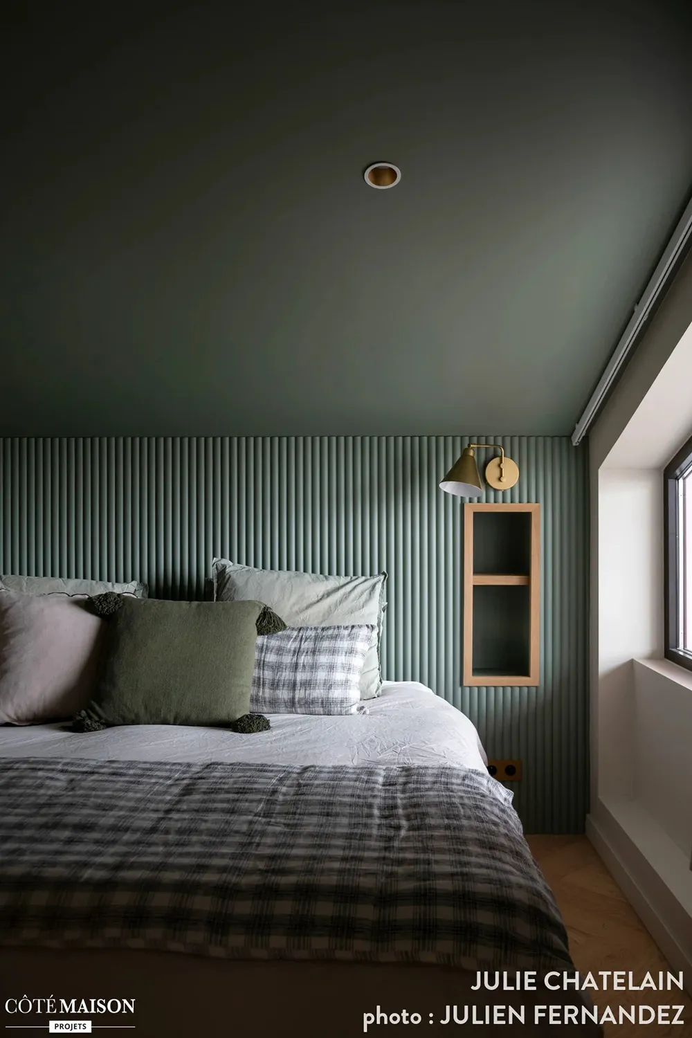 Design élégant dans des tons chauds pour une villa sur la côte atlantique de France - Gallery image 14