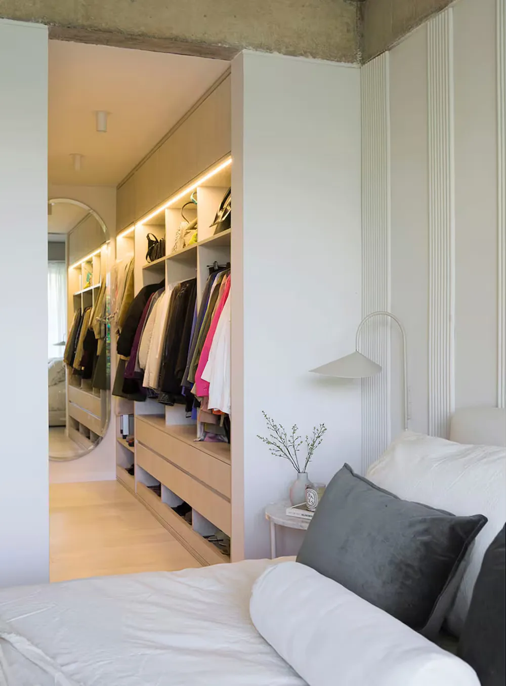 Beton und gemütlicher Minimalismus: Wohnung mit Garten in Argentinien - Gallery image 6