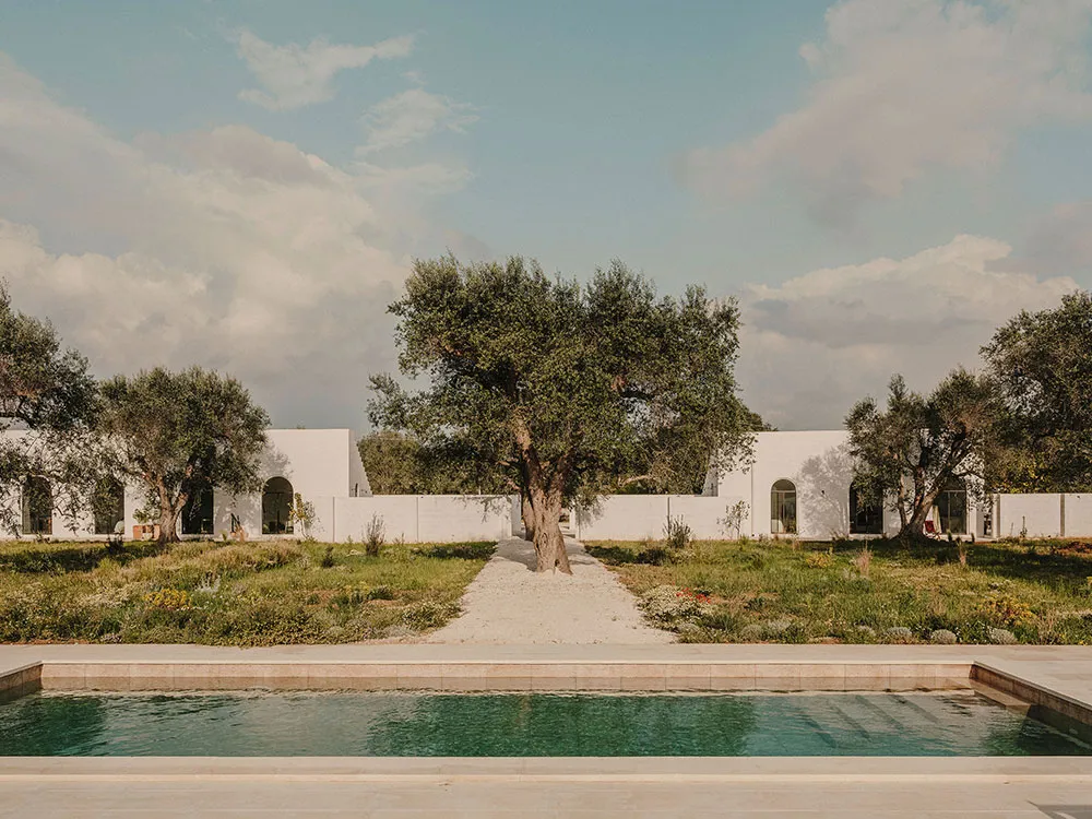 Прості лінії та аскетичний затишок у дизайні курортного будинку в Італії - Gallery image 33