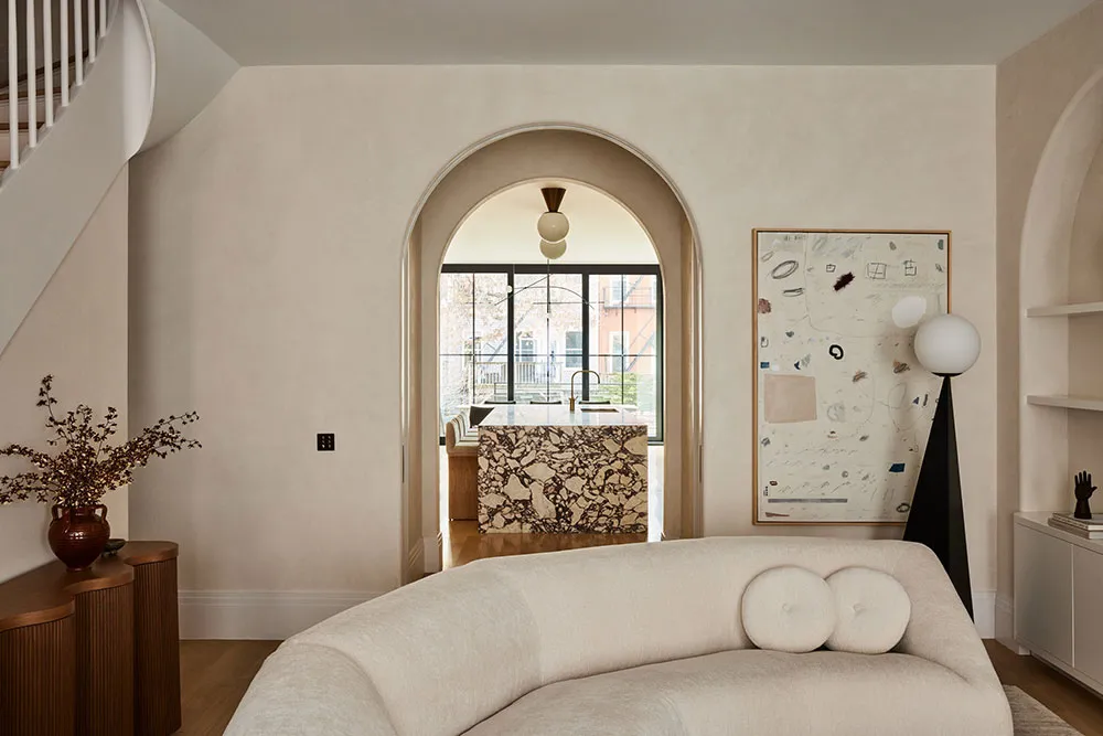 Eleganter Minimalismus mit abgerundeten Ecken: Townhouse in New Jersey - Gallery image 3