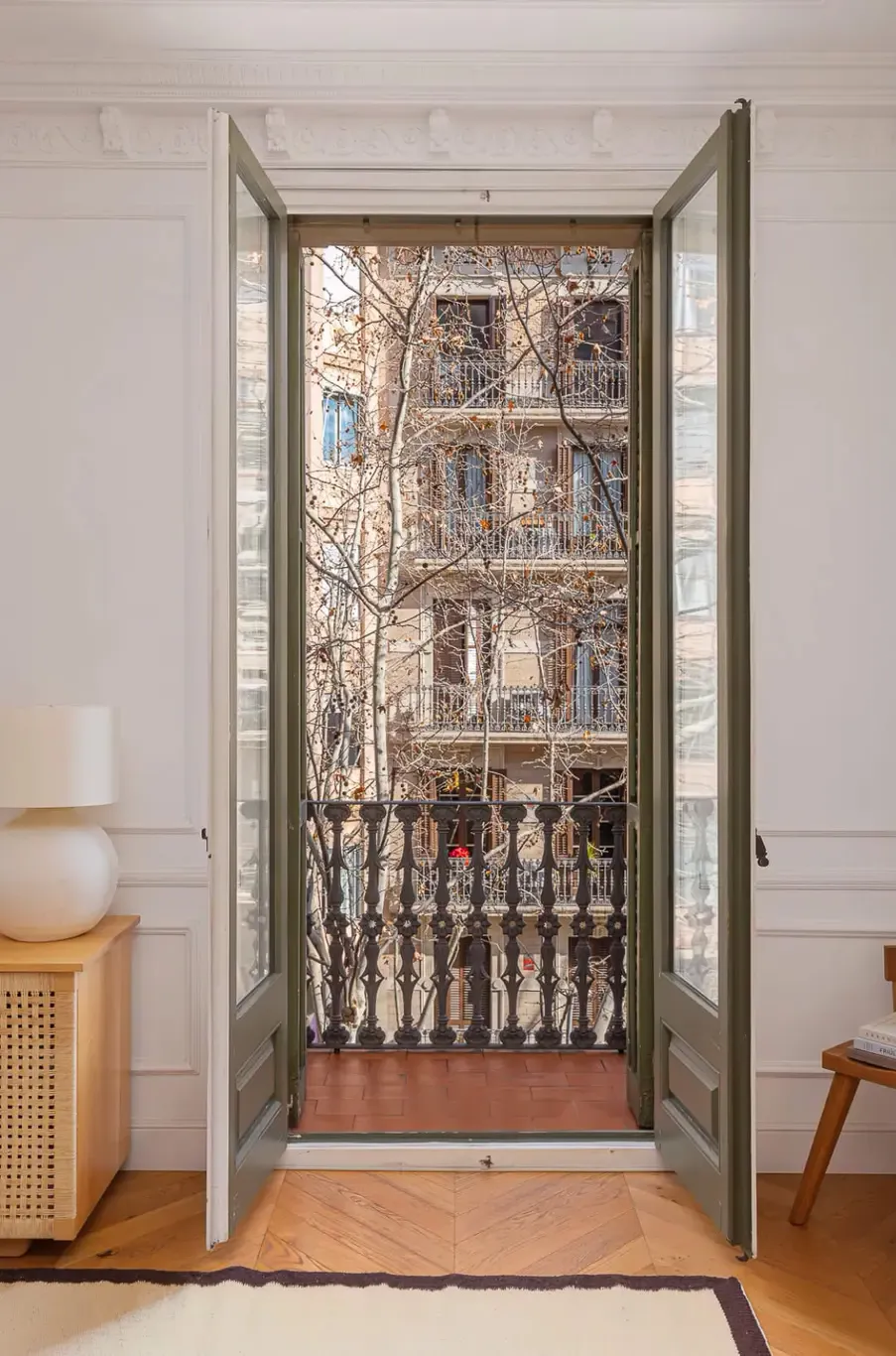 Style moderne et contemporain pour un appartement dans un ancien bâtiment à Barcelone - Gallery image 14