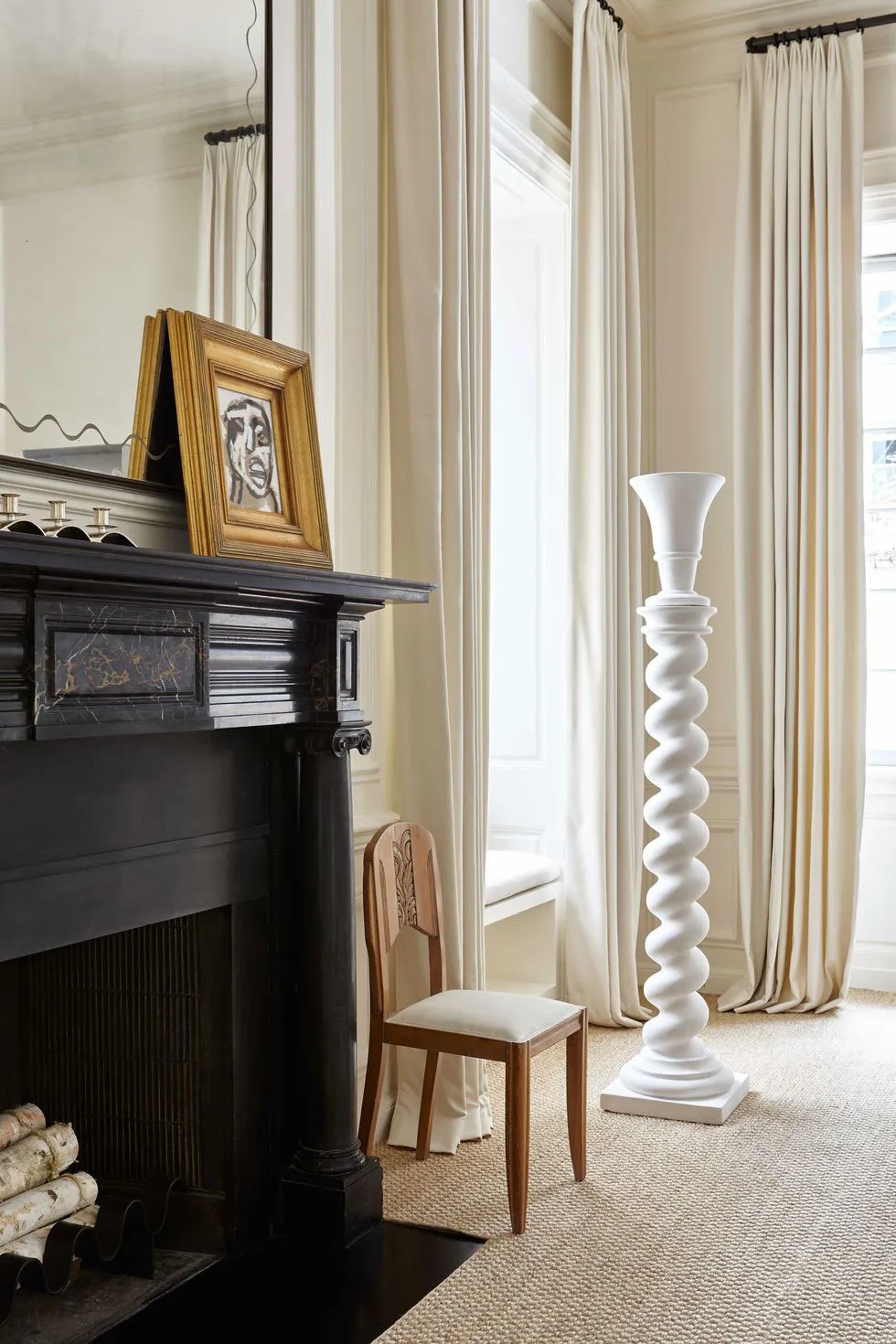 ニューヨークのエレガントでモダンなアパートのインテリアにある木製キッチン - Gallery image 6