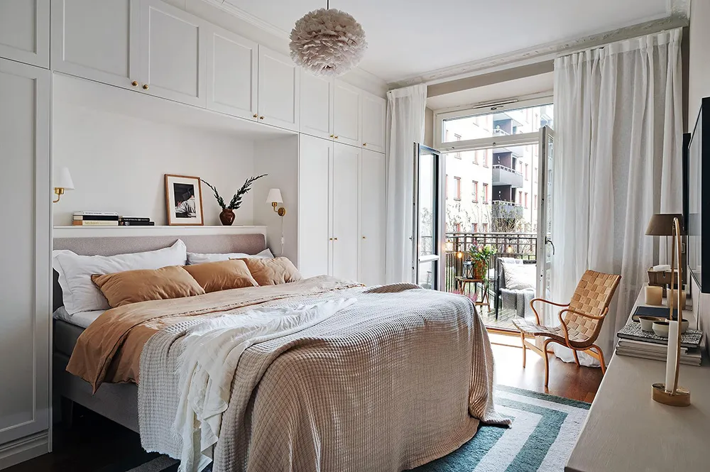 Скандинавская квартира с рыжими акцентами и зелёной обеденной - Gallery image 16