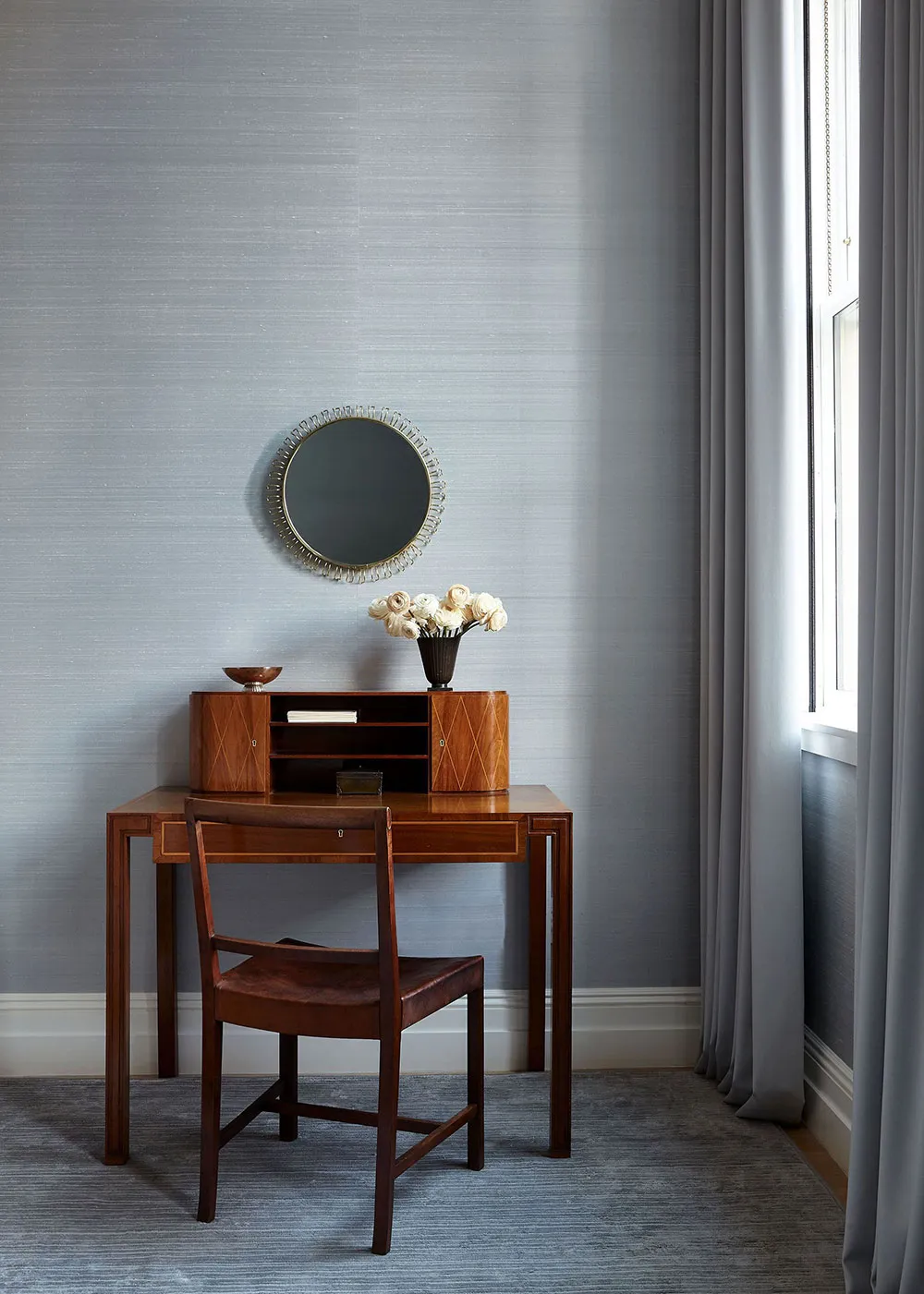 ニューヨークのエレガントでモダンなアパートのインテリアにある木製キッチン - Gallery image 13