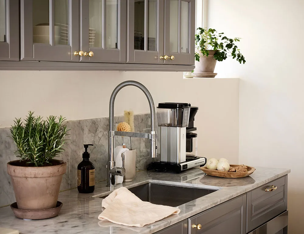 Warm and Gentle Scandinavian Interior with Small Means (87 sq. m) - Gallery image 13