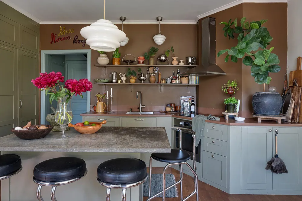 Обильний декор у квартирі в будинку XVIII століття у Гетеборзі - Gallery image 11