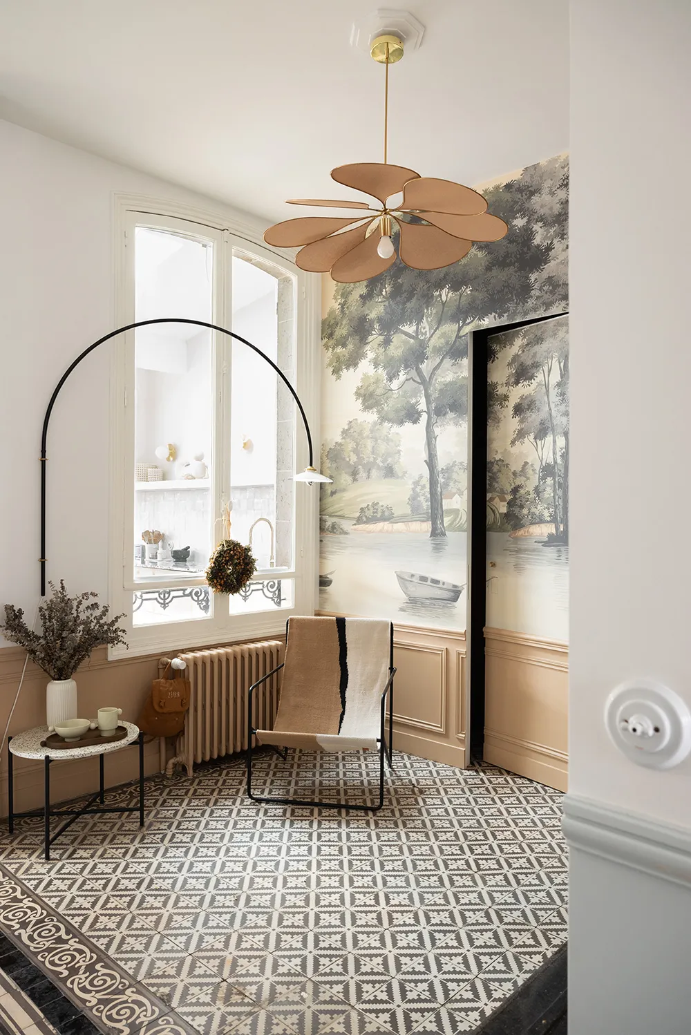 Светлое обновление старинного семейного дома в пригороде Парижа - Gallery image 8