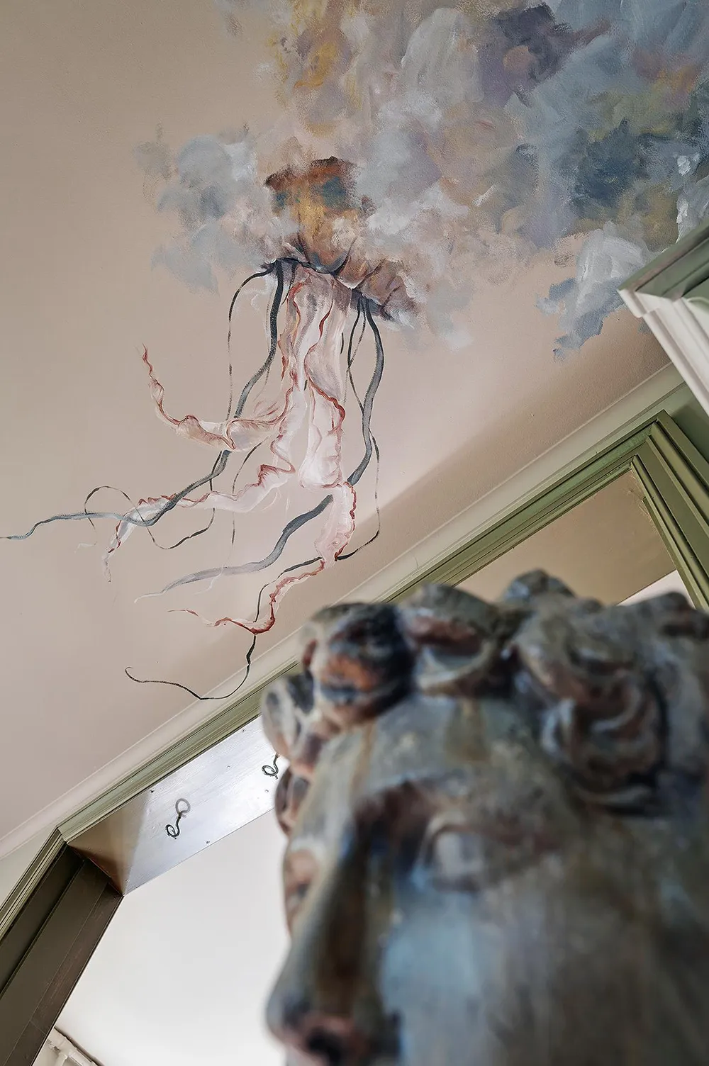 Обильний декор у квартирі в будинку XVIII століття у Гетеборзі - Gallery image 13