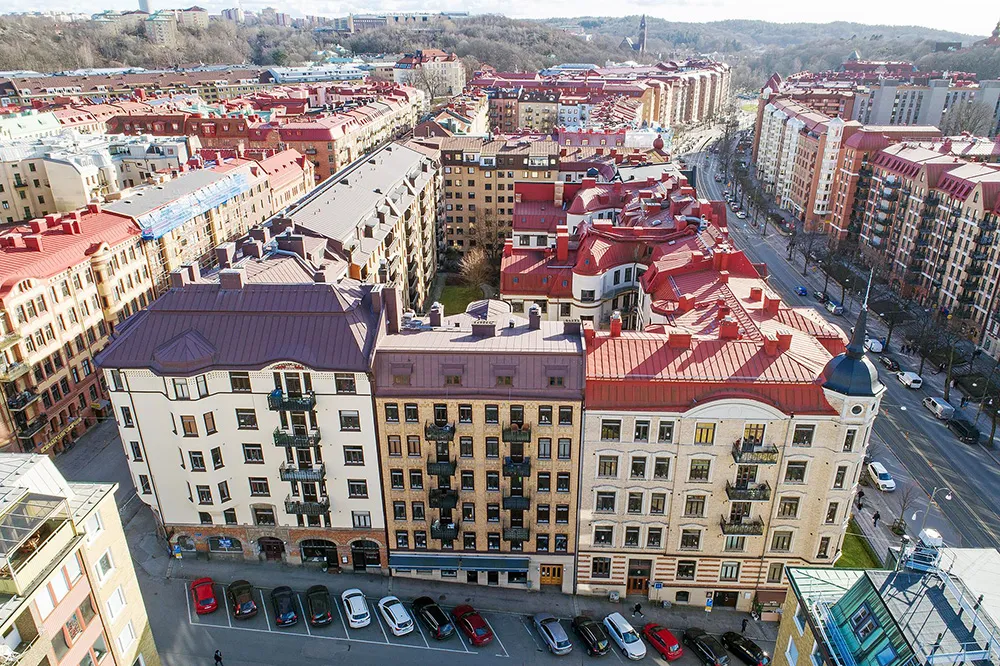 Скандинавская квартира с рыжими акцентами и зелёной обеденной - Gallery image 25