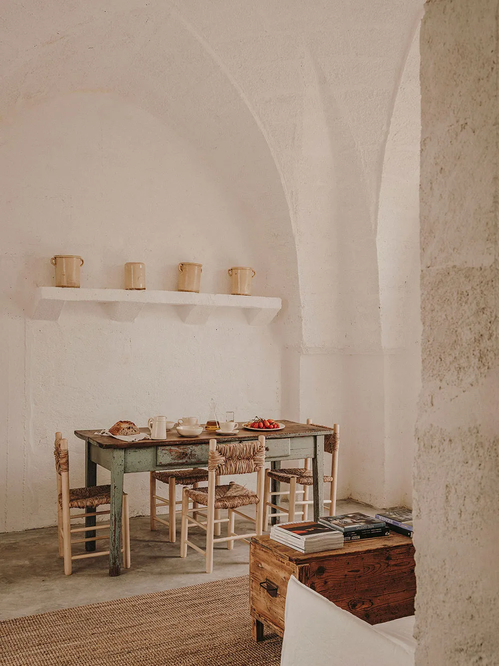 Прості лінії та аскетичний затишок у дизайні курортного будинку в Італії - Gallery image 23