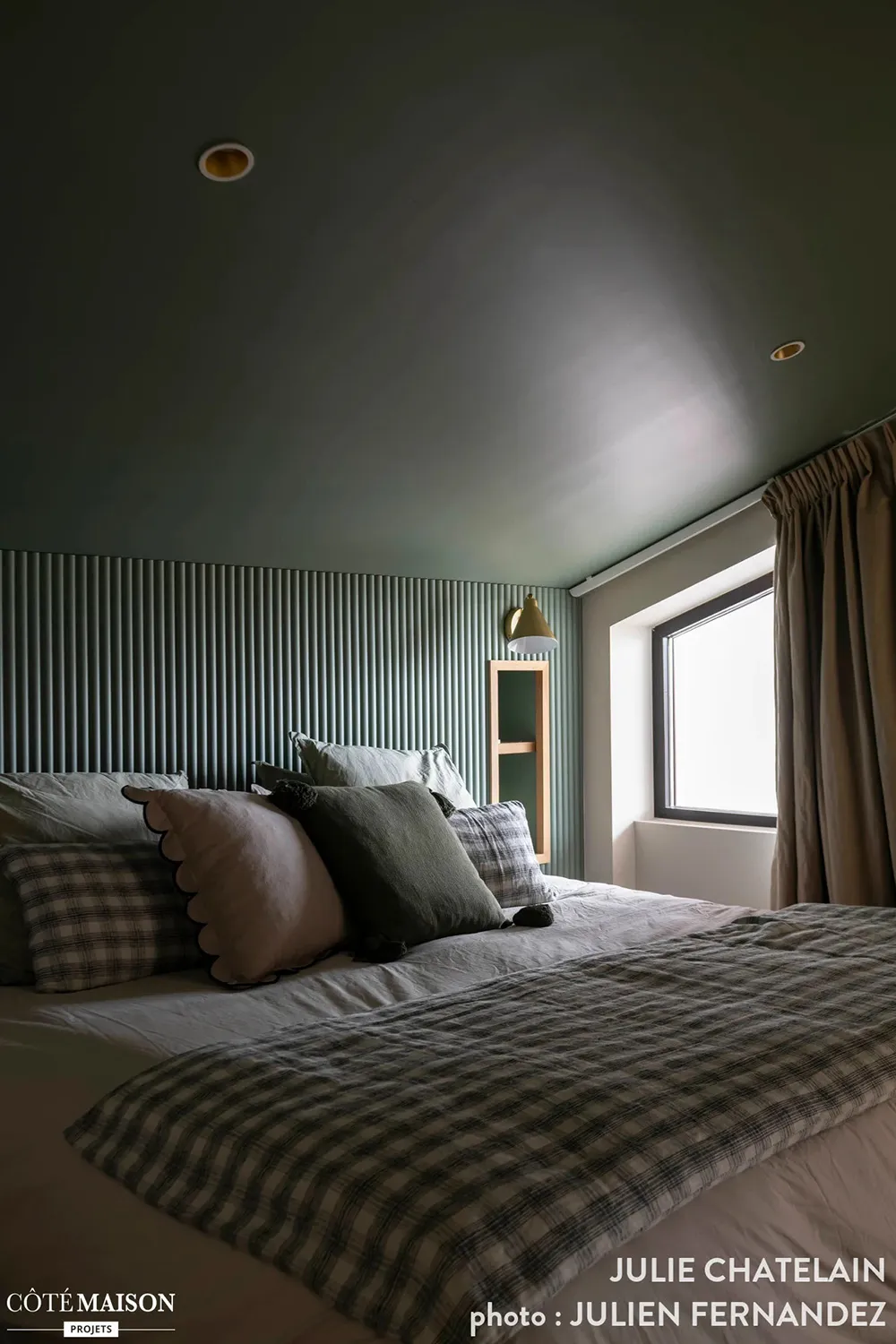 Design élégant dans des tons chauds pour une villa sur la côte atlantique de France - Gallery image 13