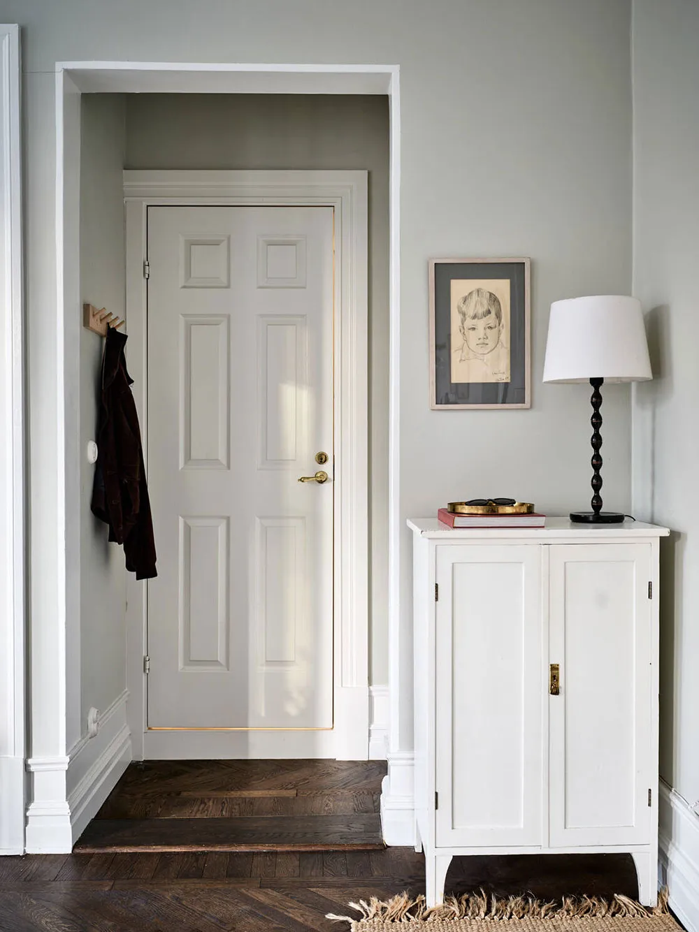 Open Layout and Luxurious Moldings: Characterful Apartment in Gothenburg (76 sqm) - Gallery image 25