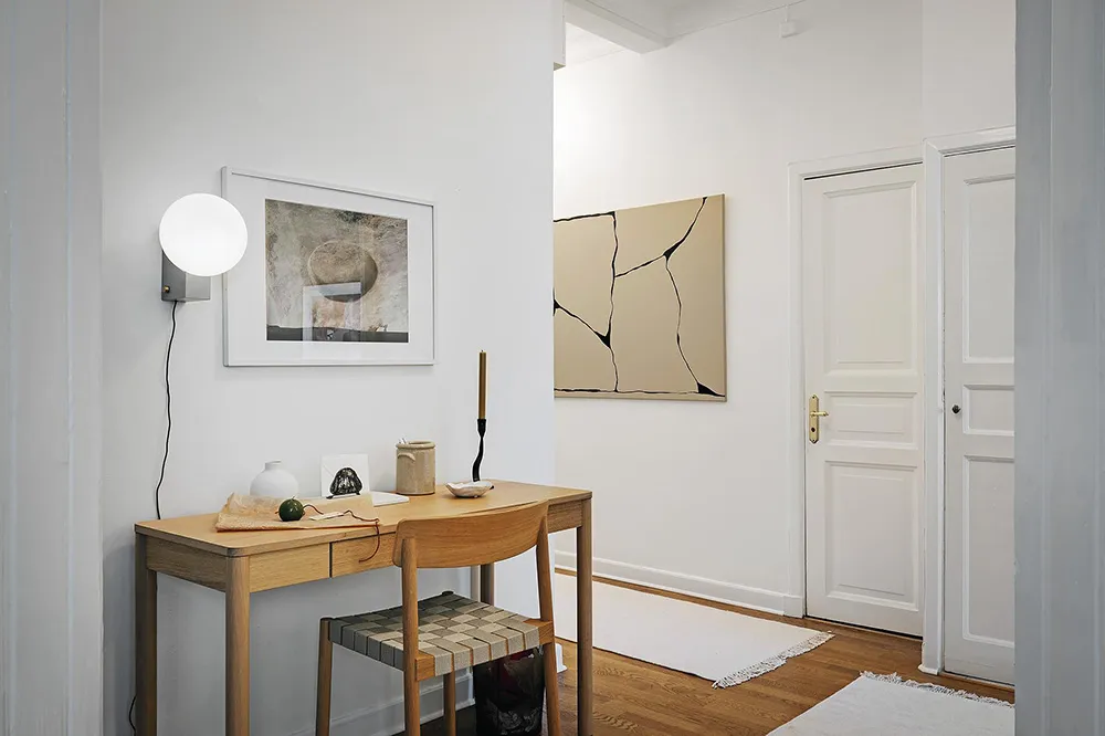 Скандинавская квартира с рыжими акцентами и зелёной обеденной - Gallery image 23