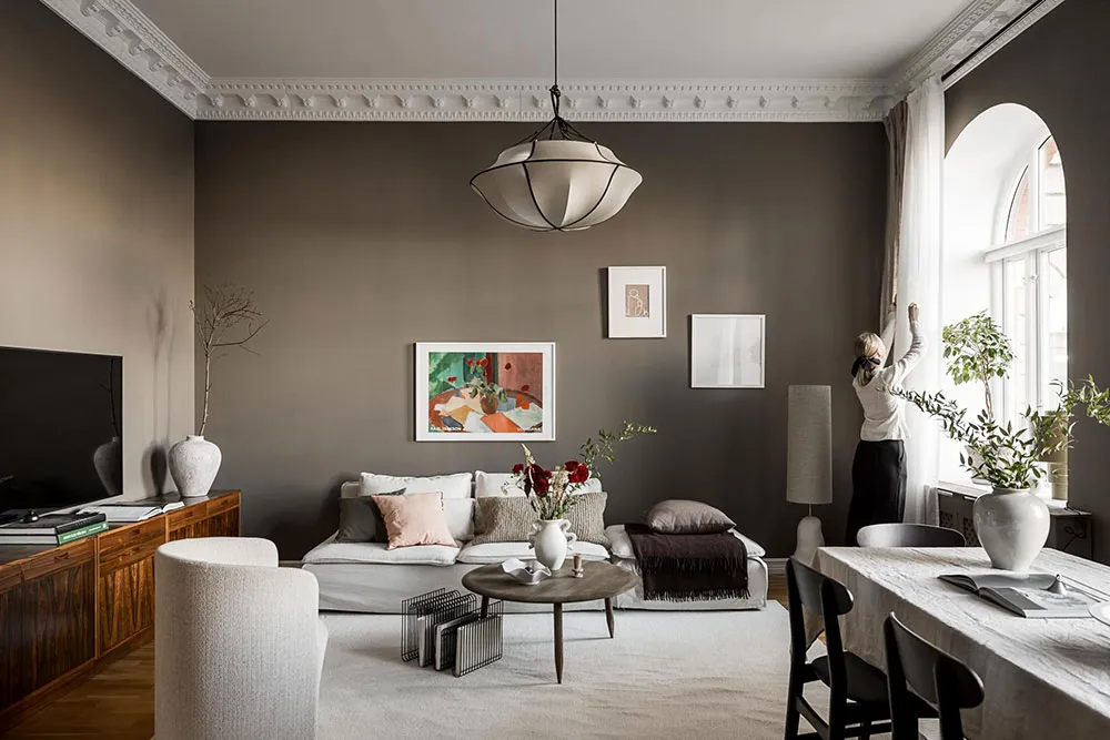 Hermosa unidad escandinava con paredes oscuras y techos altos (77 m²) - Gallery image 5