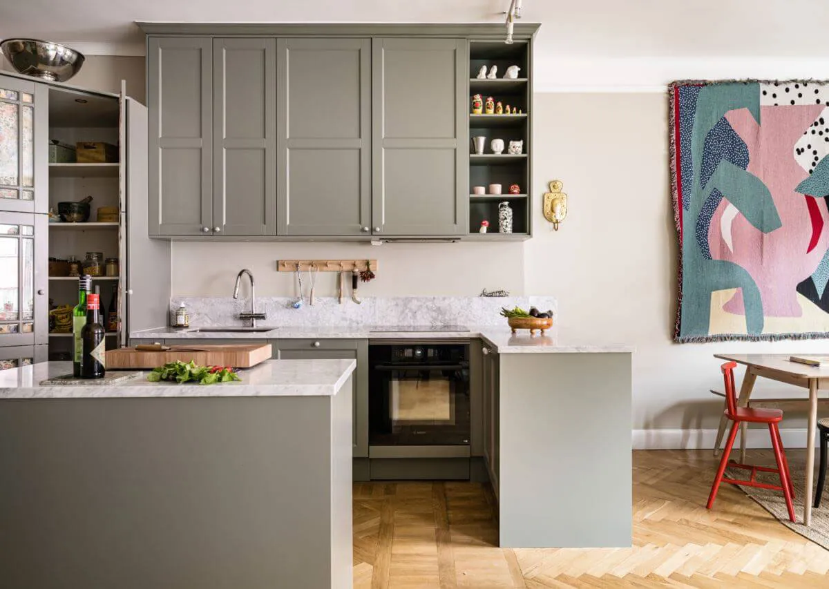 Cozy Scandinavian Interior with Large Library (98 sq. m) - Gallery image 8