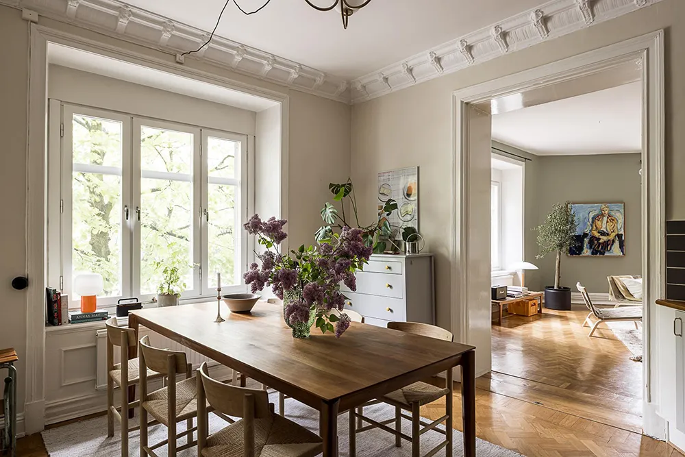 Huile d'olive et autres teintes vertes dans le design d'un appartement suédois (76 m²) - Gallery image 13