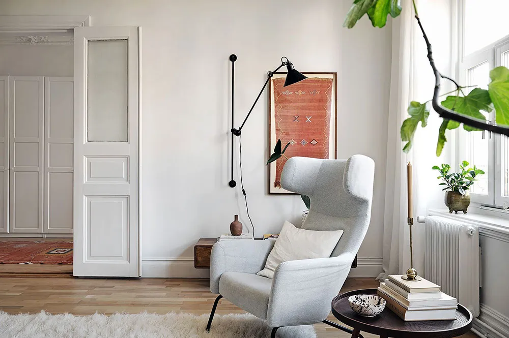 Grüne Herd und warme Akzente: verfeinertes Interior einer Wohnung in Göteborg (94 qm) - Gallery image 2