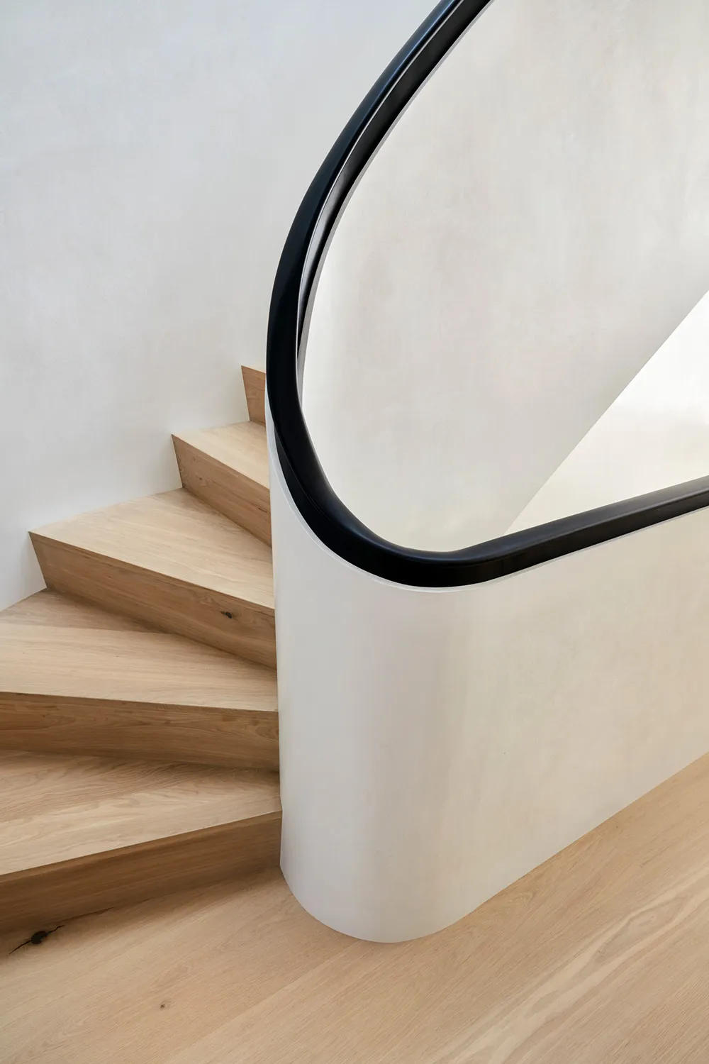 Intérieurs élégants de town-house à murs arrondis à New York - Gallery image 13