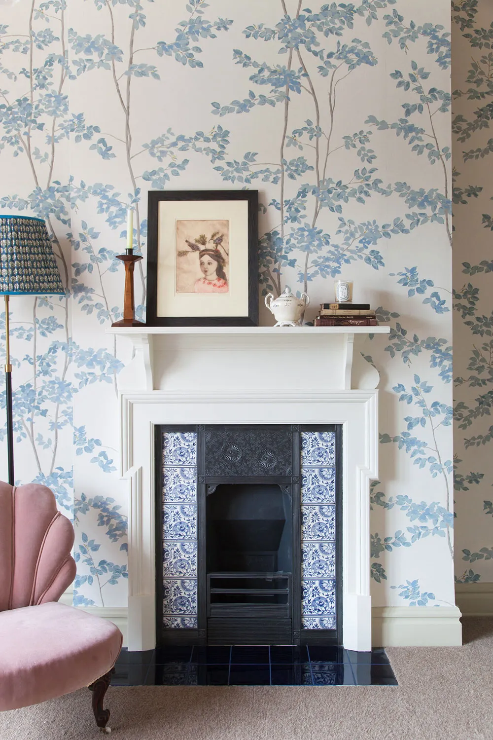 लंदन में सौंदर्यपूर्ण अंग्रेजी क्लासिक, जिसमें हल्के पेस्टल रंगों का उपयोग किया गया है। - Gallery image 19