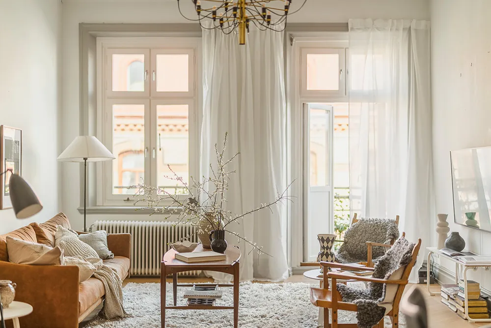 Jasny skandynawski wnętrze z skórzanympfu - Gallery image 3