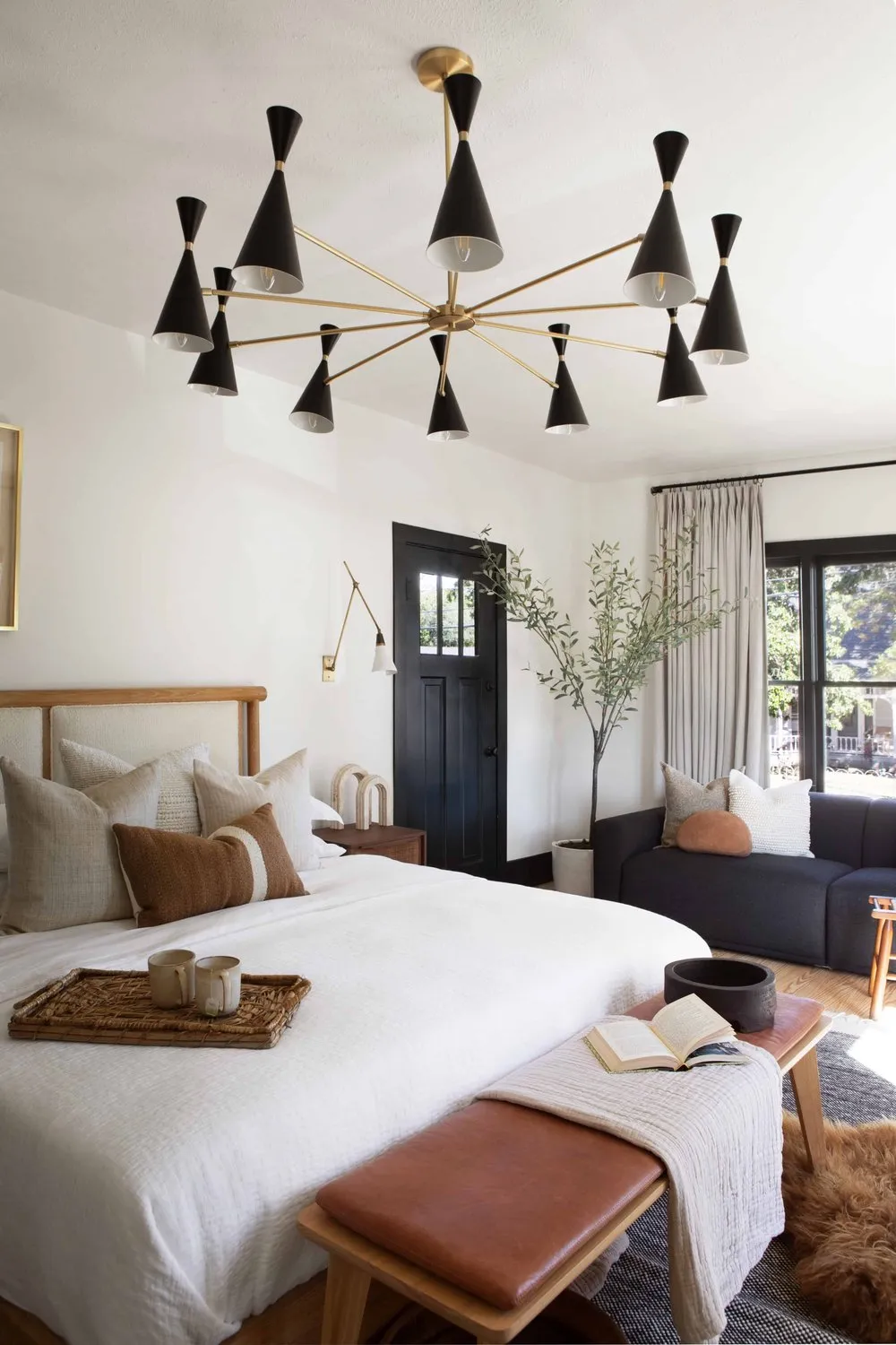 Acogedor cabaña rural en Texas con elementos oscuros en el diseño - Gallery image 25