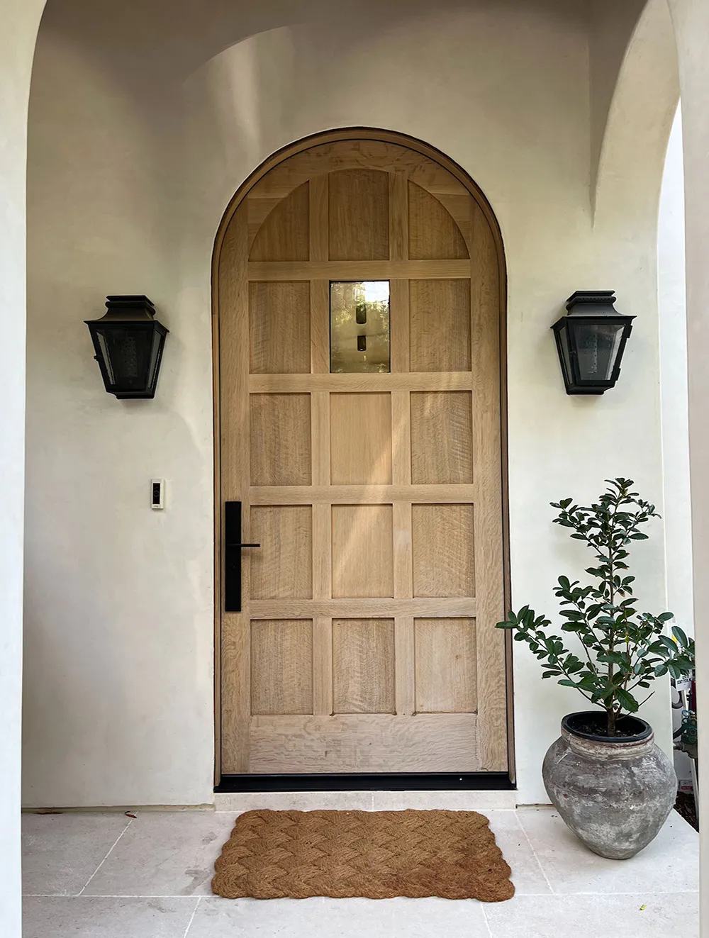 Hermoso y moderno hogar en California, que se disfraza perfectamente de villa colonial - Gallery image 14