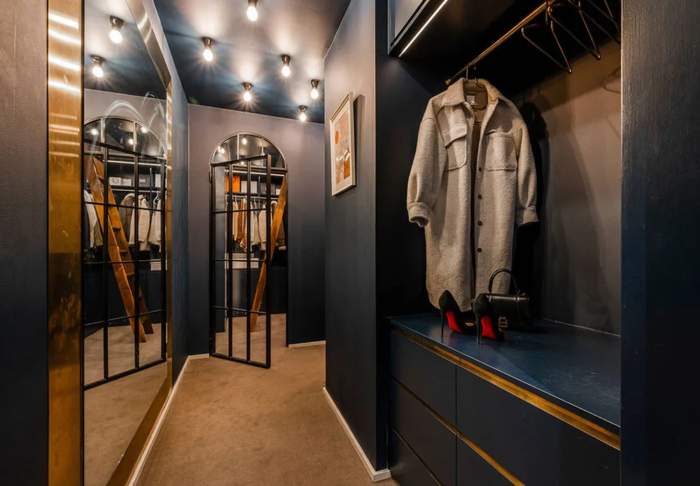 Altos techos y terraza: única vivienda en antiguo edificio de fábrica en Estocolmo - Gallery image 16