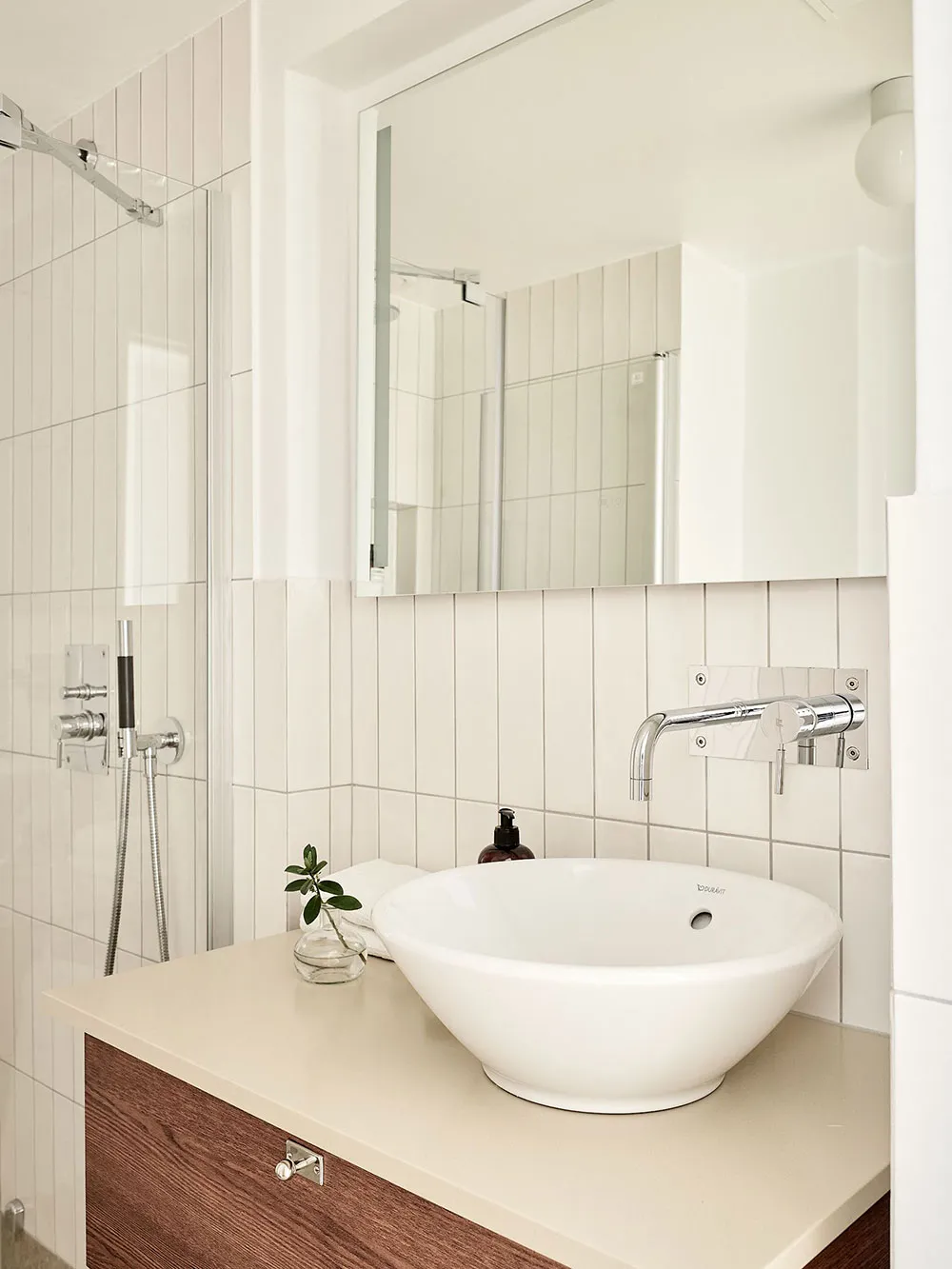 Простий і затишний монохромний інтер'єр у Швеції (59 кв. м) - Gallery image 18