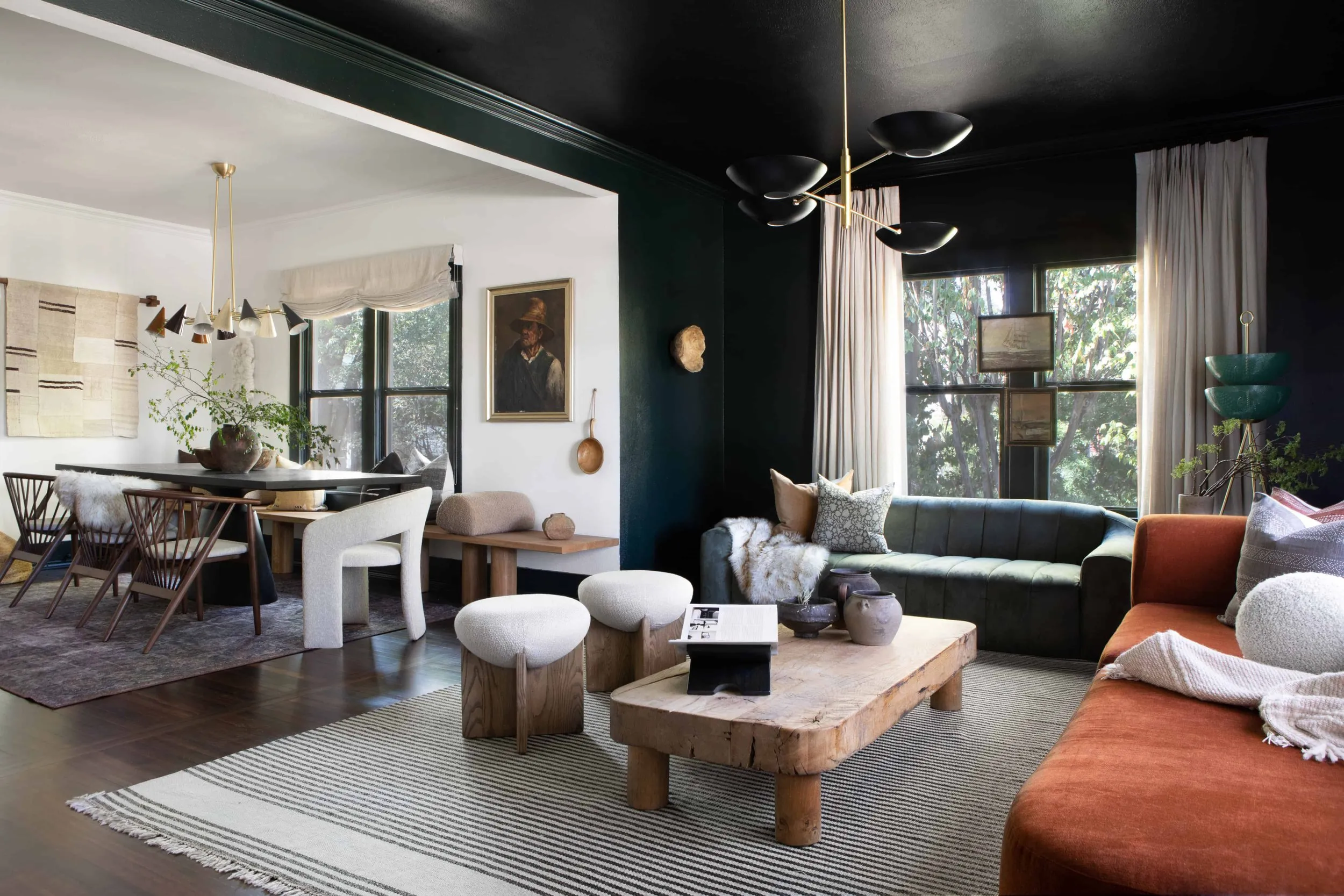 Acogedor cabaña rural en Texas con elementos oscuros en el diseño - Gallery image 4