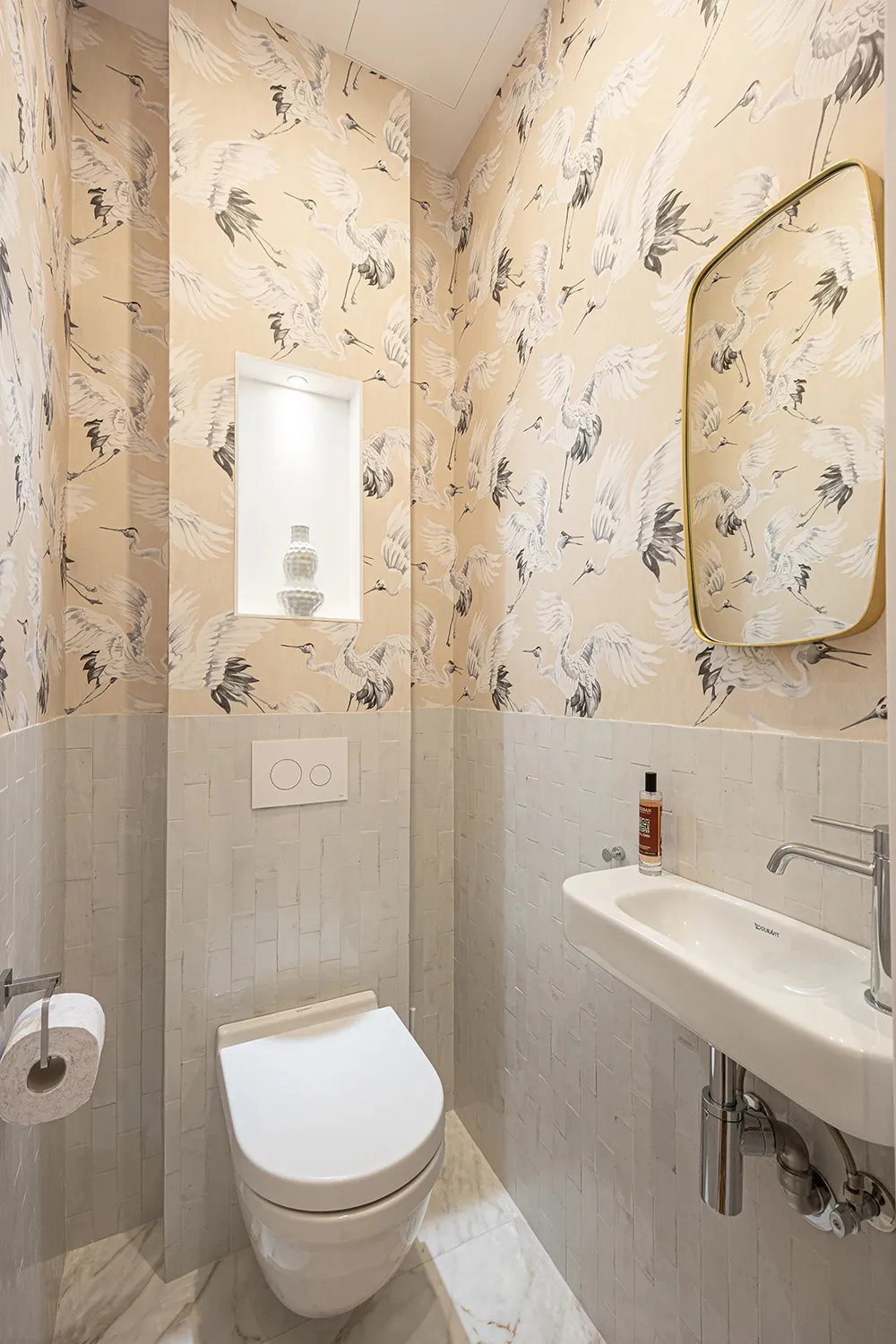 Płytka i inne unikalne detale: słońce w apartamencie w Barcelonie - Gallery image 13