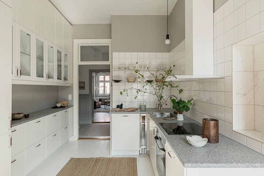 Jasny skandynawski wnętrze z skórzanympfu - Gallery image 16