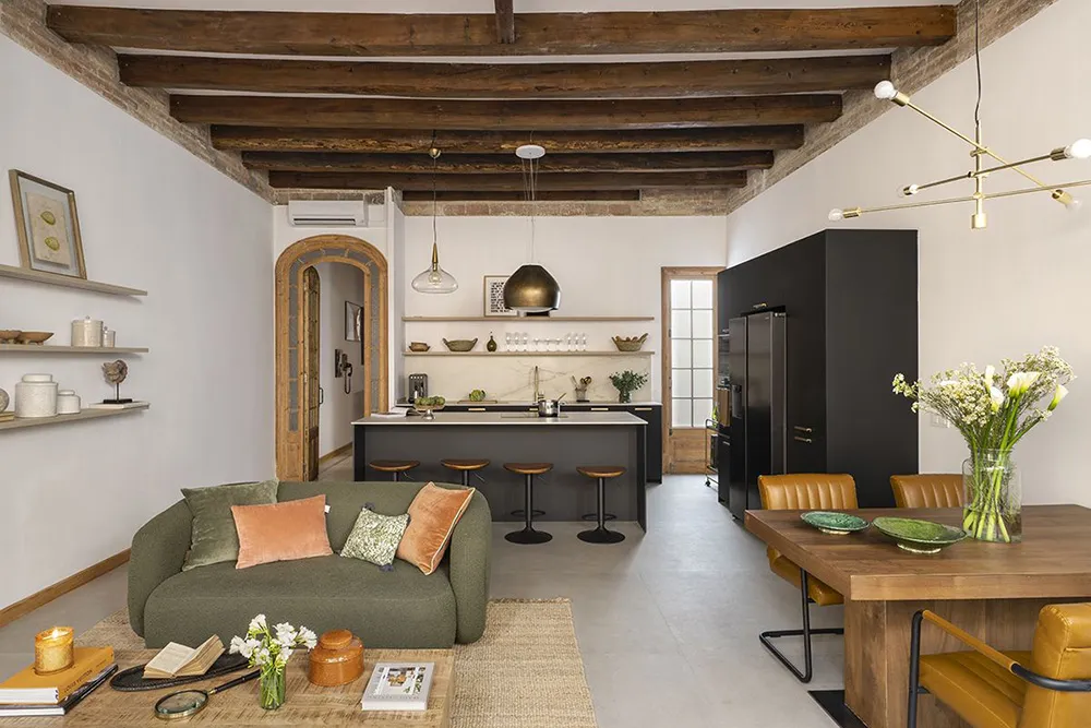 Authentic Spanish apartment in a luxurious modernist house in Barcelona - 4