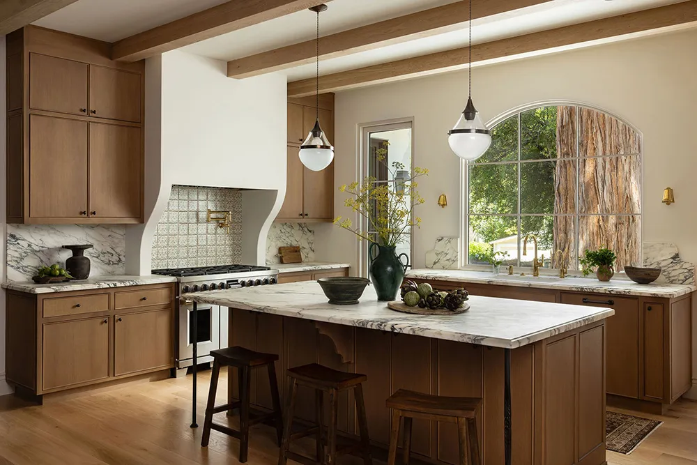 Hermoso y moderno hogar en California, que se disfraza perfectamente de villa colonial - Gallery image 5