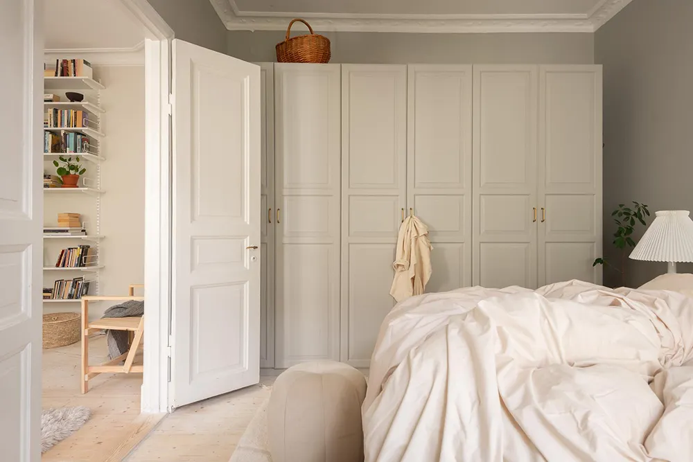 Spokojny i uютny szary-beżowy interior w Getborgu (83 m²) - Gallery image 9