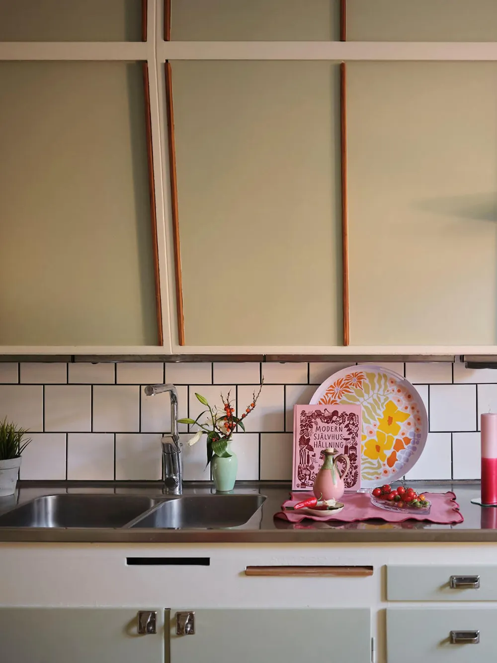 Pastel coloris joyeux dans le design d'une petite appartement scandinave (54 m²) - Gallery image 10