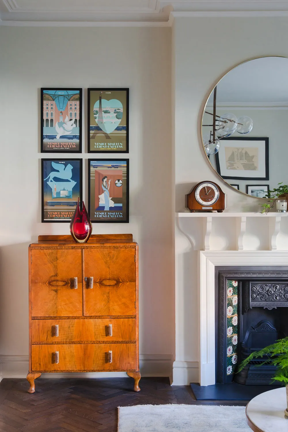 लंदन में सौंदर्यपूर्ण अंग्रेजी क्लासिक, जिसमें हल्के पेस्टल रंगों का उपयोग किया गया है। - Gallery image 28