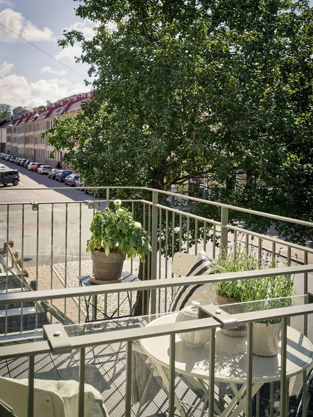 Простий і затишний монохромний інтер'єр у Швеції (59 кв. м) - Gallery image 7