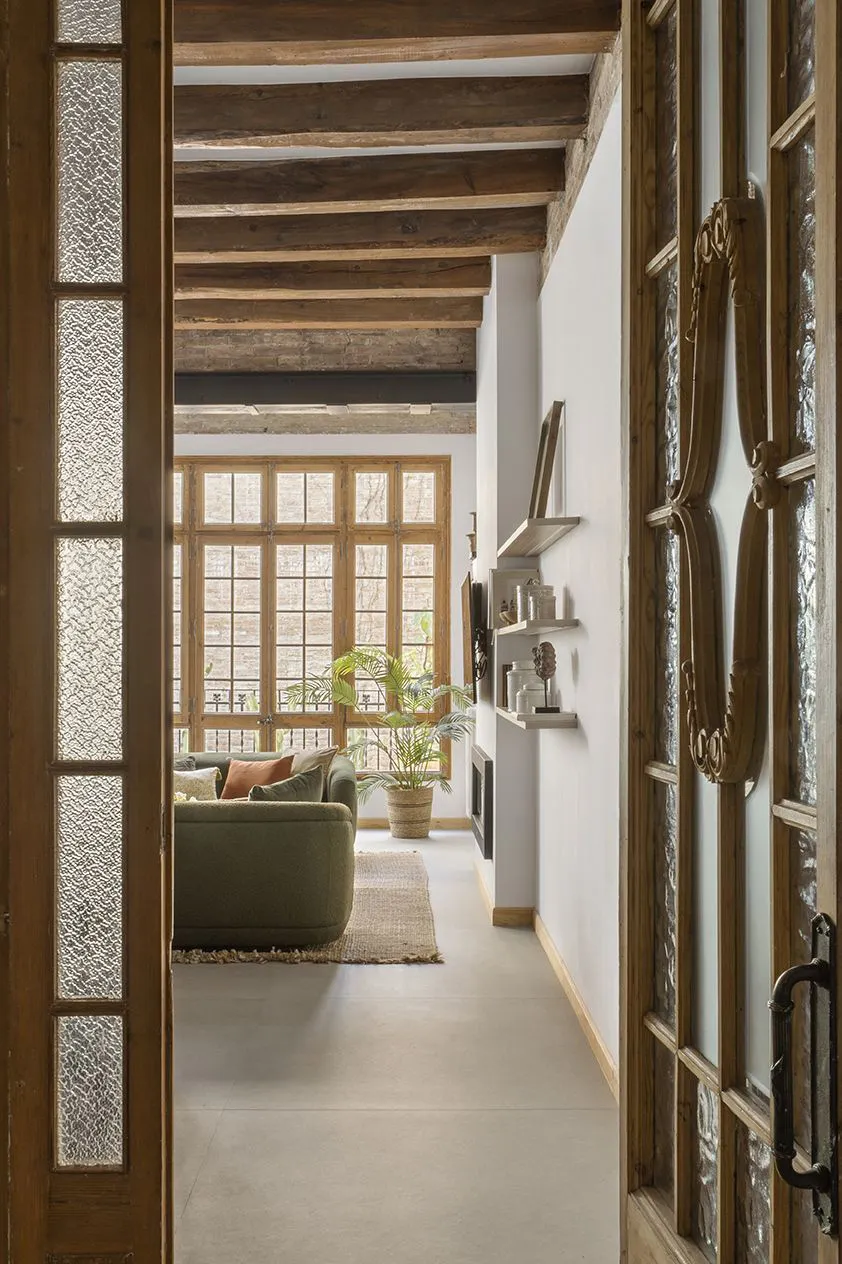 Authentic Spanish apartment in a luxurious modernist house in Barcelona - 14