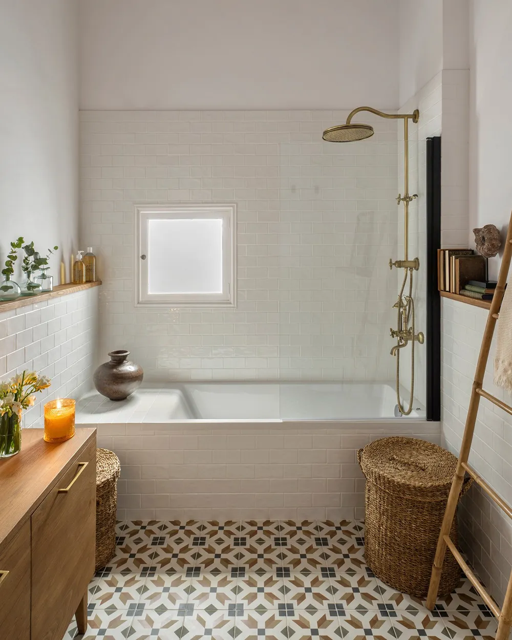 Authentic Spanish apartment in a luxurious modernist house in Barcelona - 19
