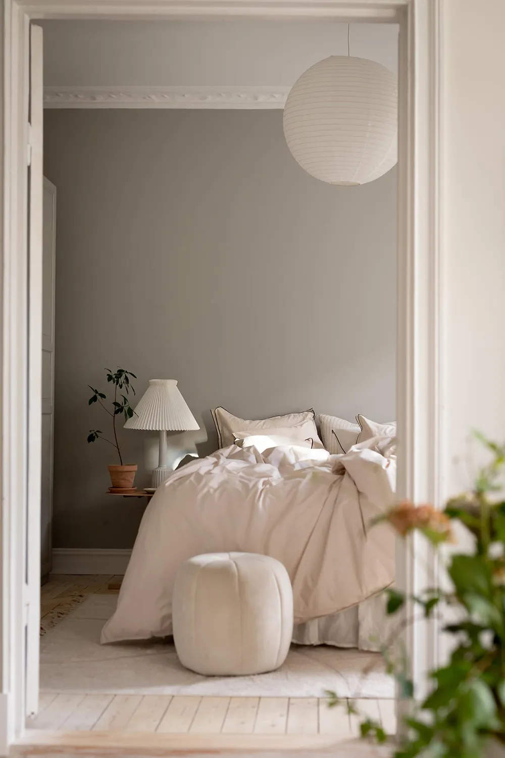 Spokojny i uютny szary-beżowy interior w Getborgu (83 m²) - Gallery image 1