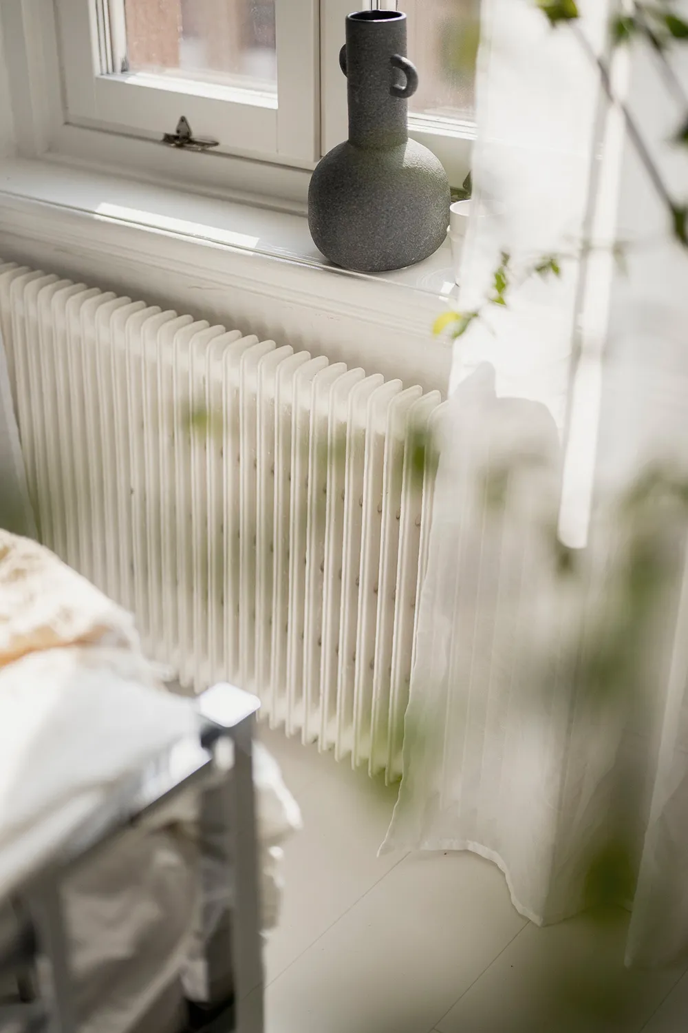 Jasny skandynawski wnętrze z skórzanympfu - Gallery image 24