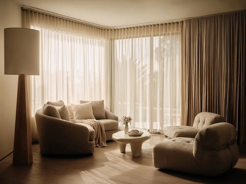 Warm modernes Design einer einstöckigen Villa auf einem Hügel in Kalifornien - Gallery image 13