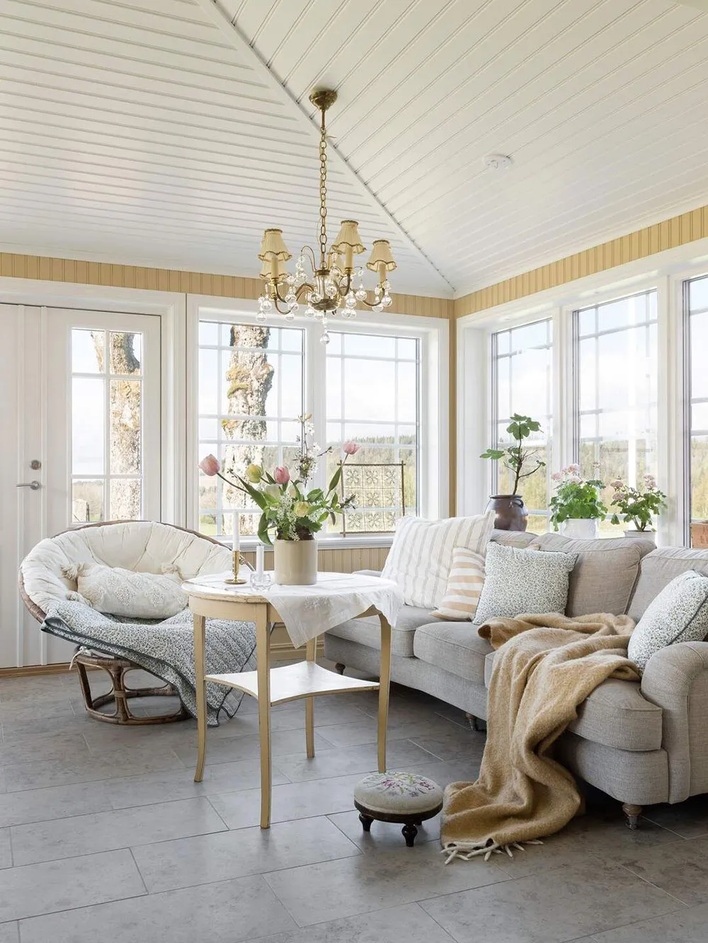 Traditional Swedish Cottage of the 19th Century with Red Facade and Countryside Interior - Gallery image 3