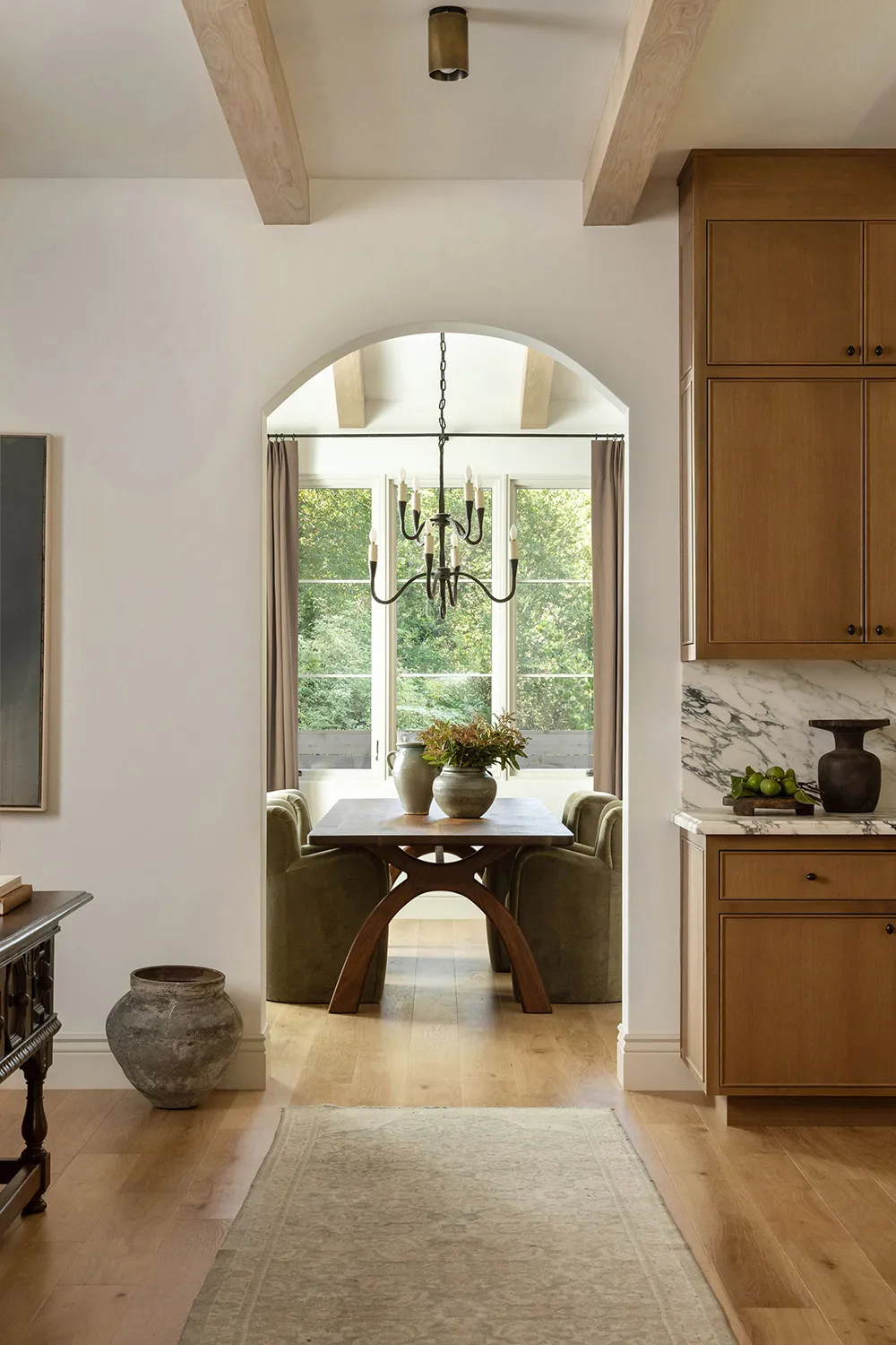 Hermoso y moderno hogar en California, que se disfraza perfectamente de villa colonial - Gallery image 7