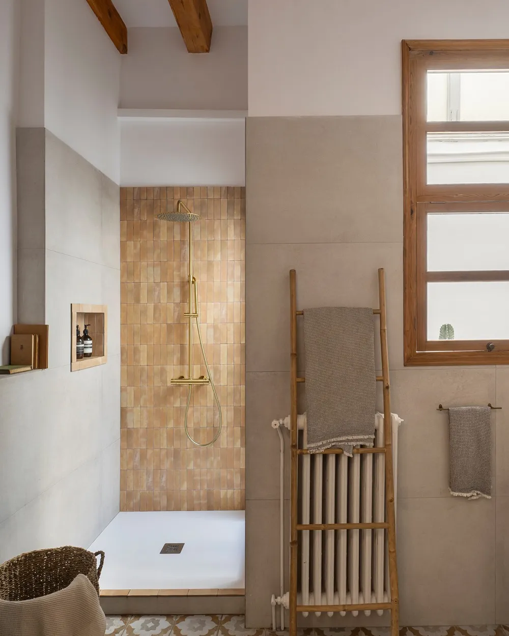 Authentic Spanish apartment in a luxurious modernist house in Barcelona - 22