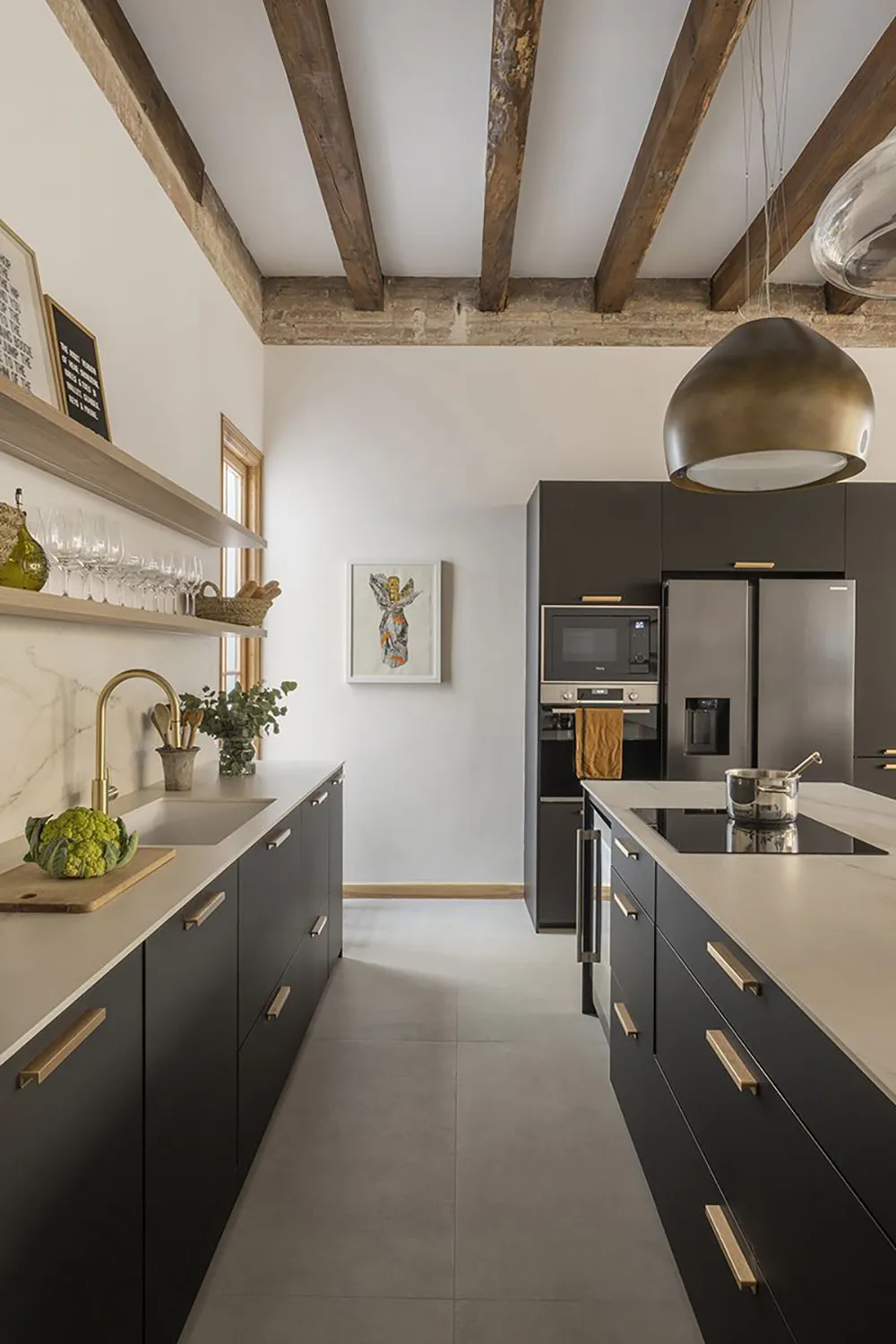 Authentic Spanish apartment in a luxurious modernist house in Barcelona - 8