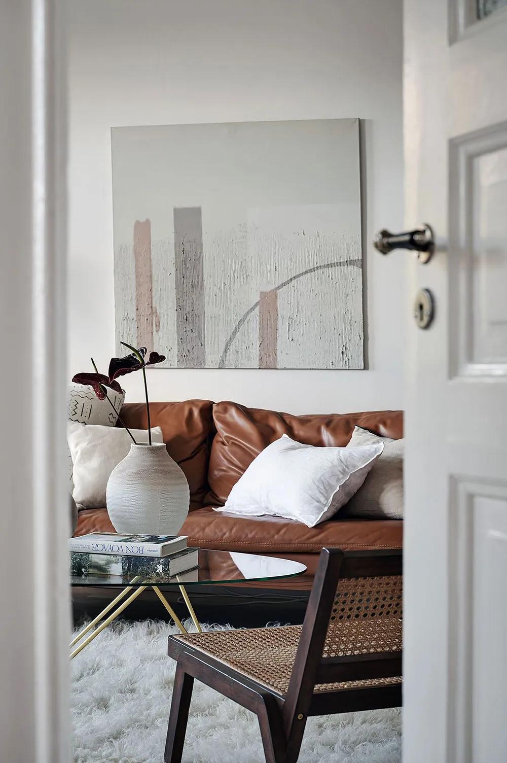 Grüne Herd und warme Akzente: verfeinertes Interior einer Wohnung in Göteborg (94 qm) - Gallery image 20