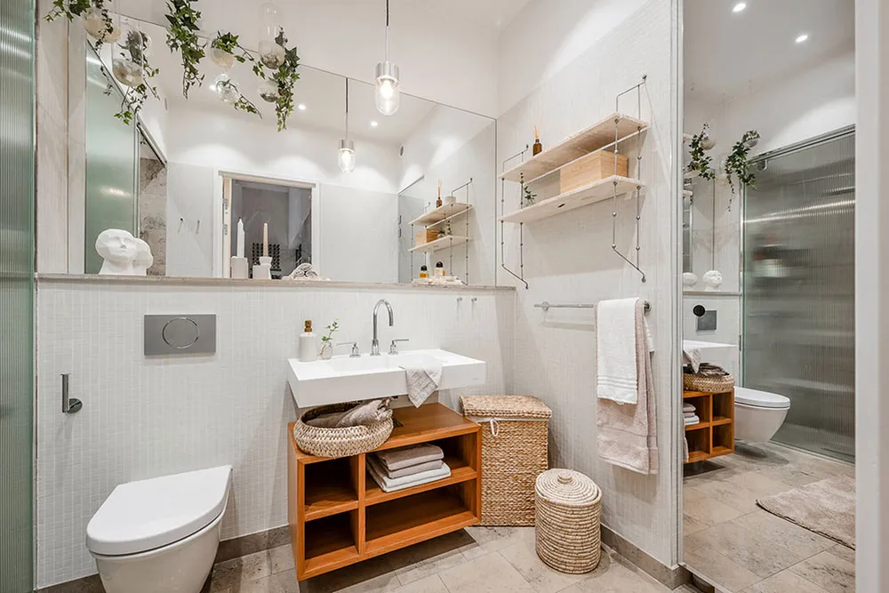 Altos techos y terraza: única vivienda en antiguo edificio de fábrica en Estocolmo - Gallery image 22