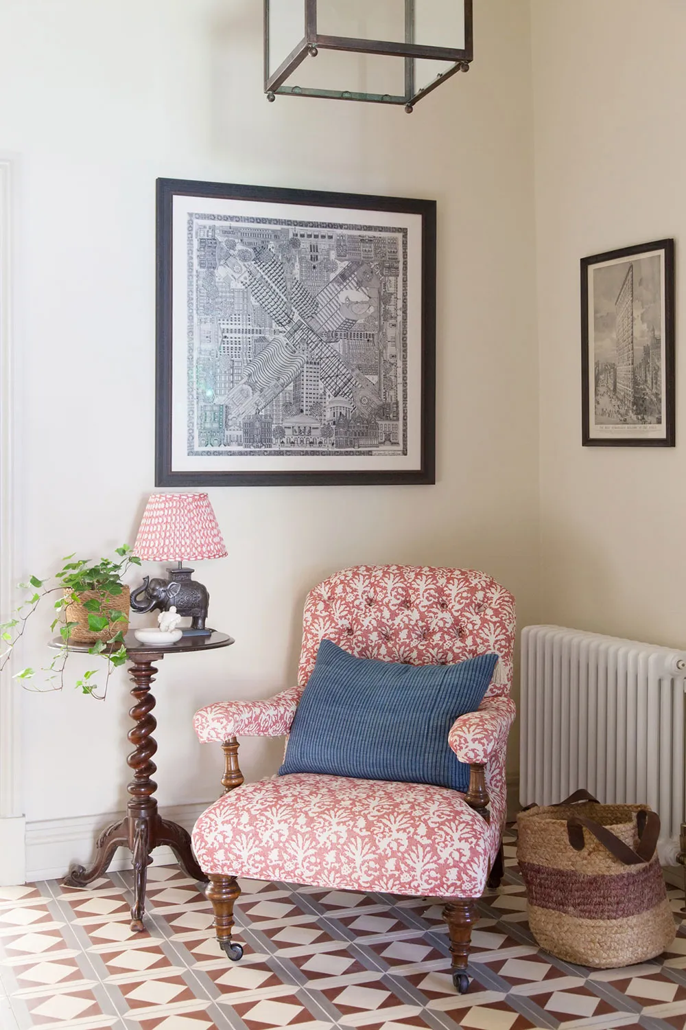 लंदन में सौंदर्यपूर्ण अंग्रेजी क्लासिक, जिसमें हल्के पेस्टल रंगों का उपयोग किया गया है। - Gallery image 30